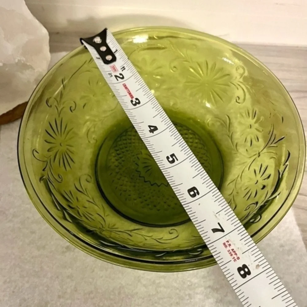 Vintage 1979 FTD Olive Green Glass Bowl Daisy Pattern 7.5”